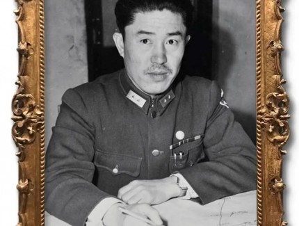 軍旅書法家王成志同志應囑為抗戰名將鄭洞國學校題寫教學樓名
