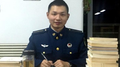 青年軍旅詩(shī)人王小明訪(fǎng)談