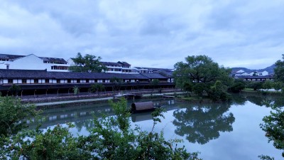 笑琰詩(shī)歌: 雨潤(rùn)麗水街(外二首)